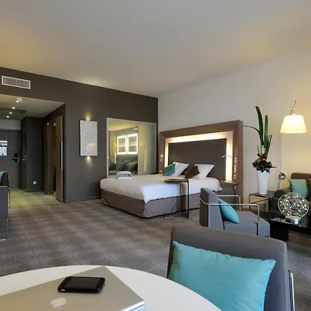 Novotel Centre Hotel